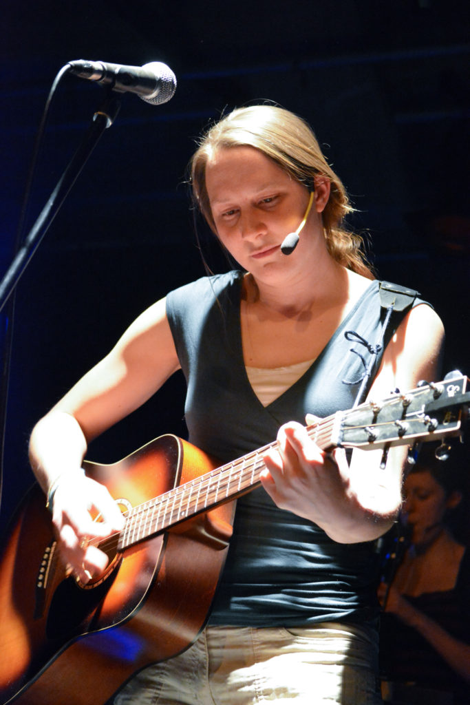 Reportage van muziekband, Sophie in actie bij Omelette