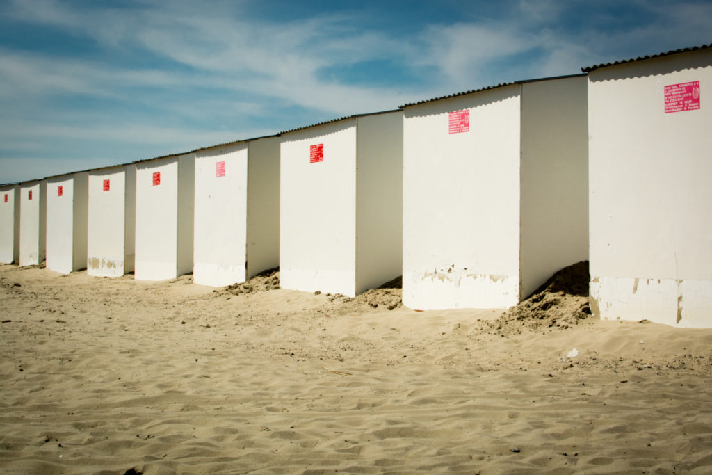 Persoonlijk, visueel ritme van strandhuisjes, perspectief