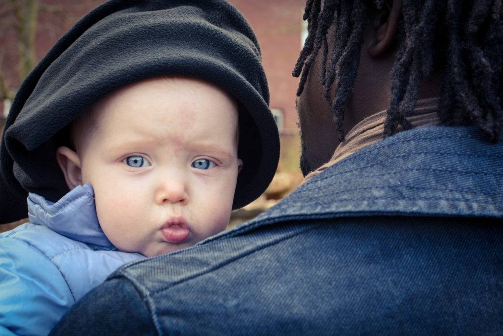 Kinderfotografie, Amber en Duke, zwart en wit in kleur